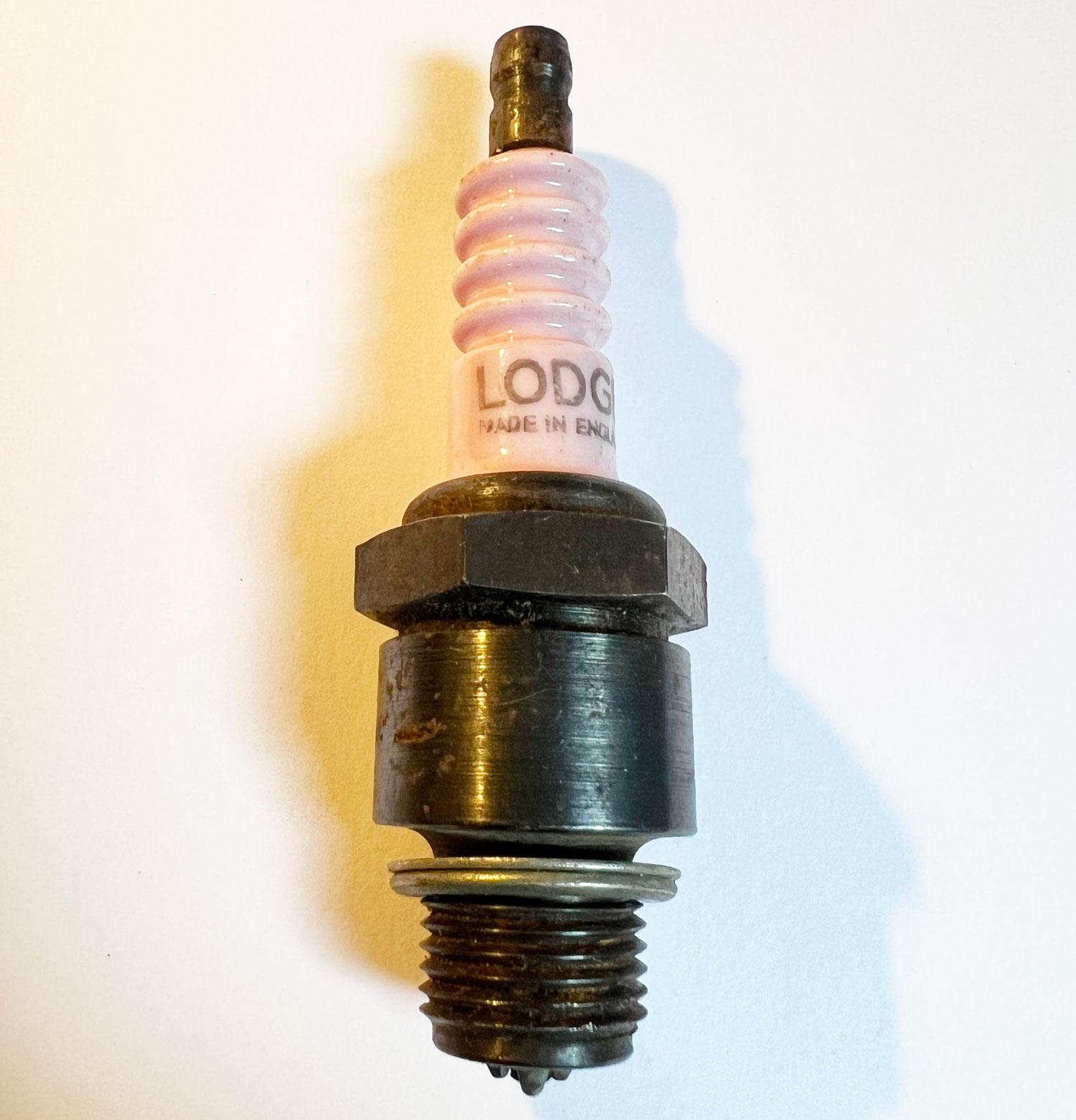 Lodge Spark Plug CC14 - Product image