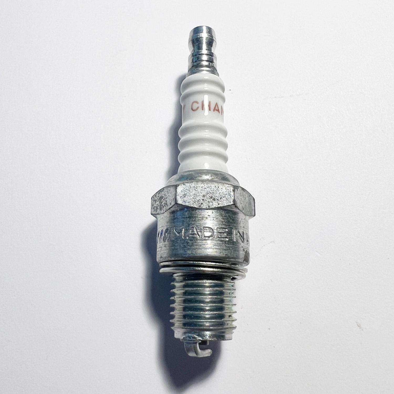 Champion Spark Plug P7 - High quality product image showing Champion Spark Plug P7 details and features